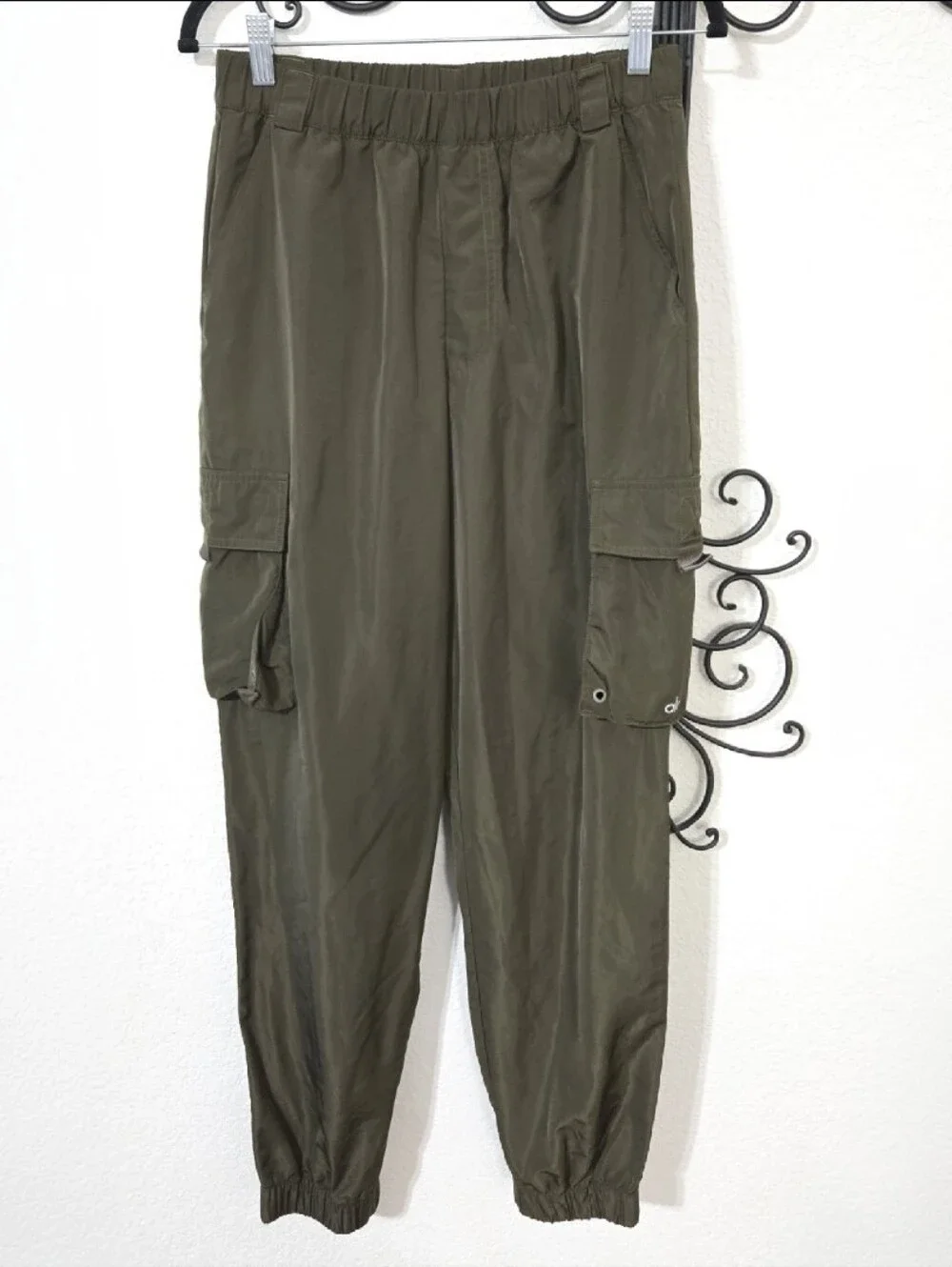 ALO YOGA It Girl Cargo Joggers | M